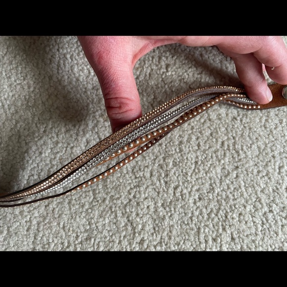 🧸 faux suede studded wrap bracelets - Picture 3 of 4